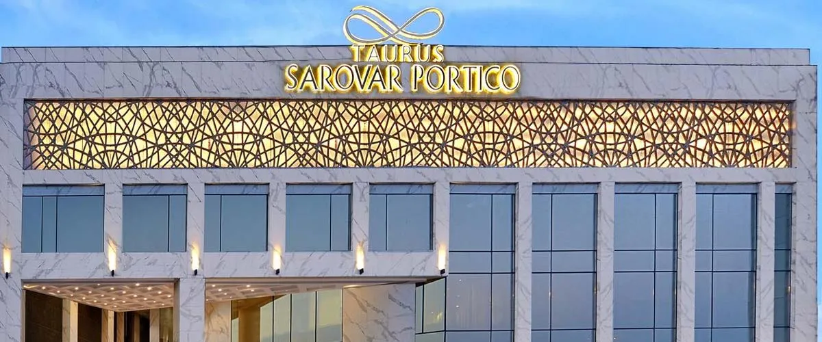 Call Girls in Taurus Sarovar Portico Hotel New Delhi